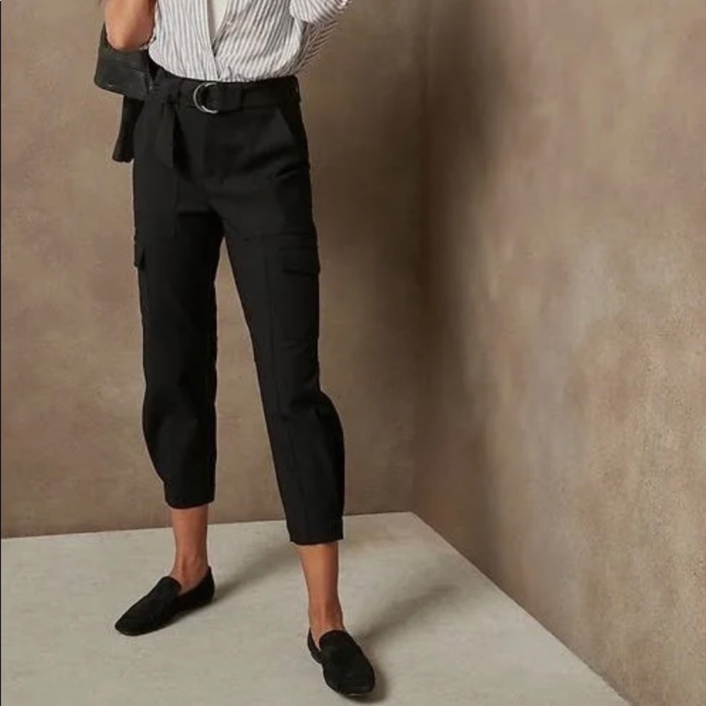 Banana Republic NWT High-Rise Tapered Black Cargo pants Size 4 Regular